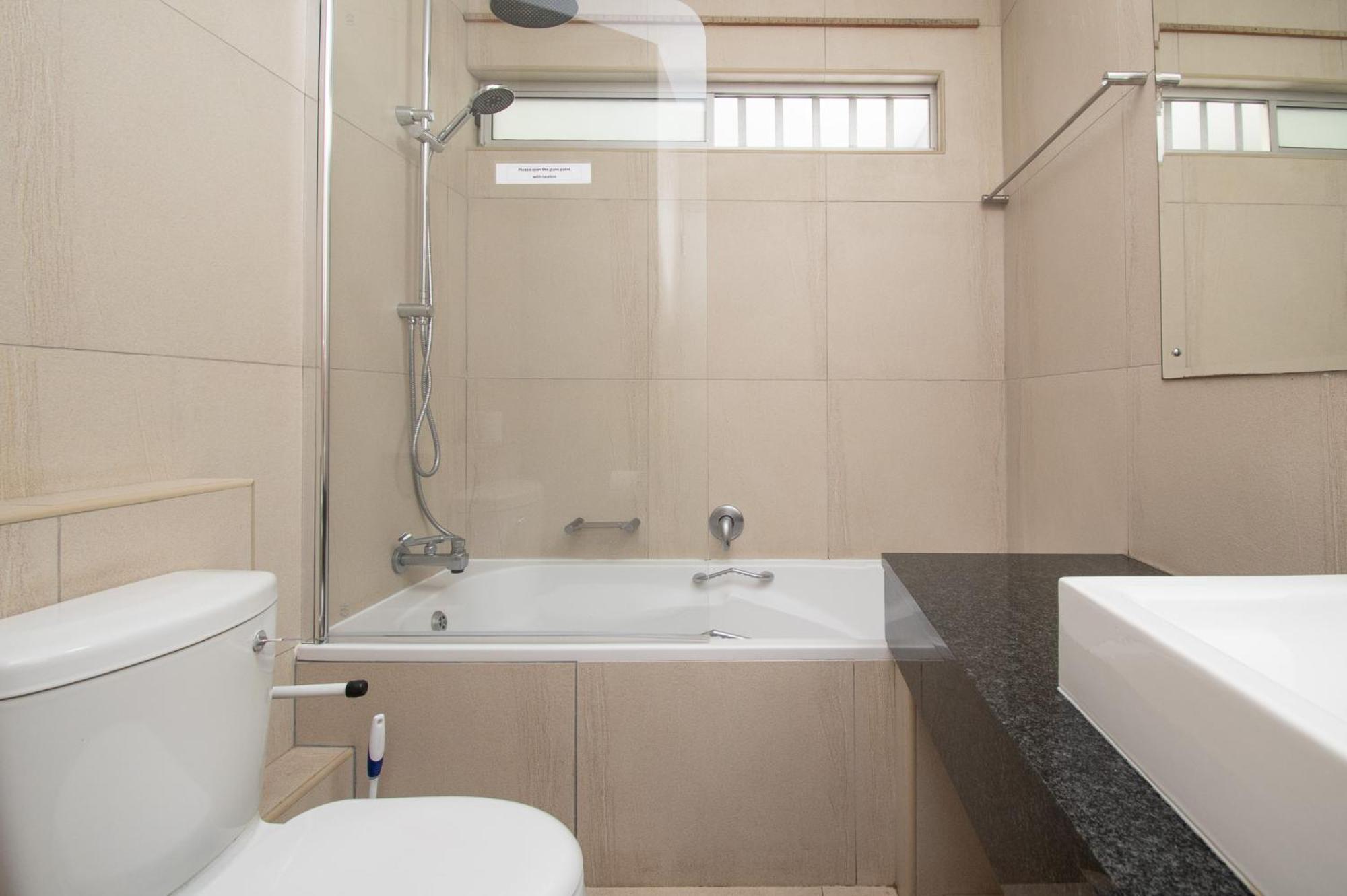 17 Kyalanga Umhlanga Rocks * Durban